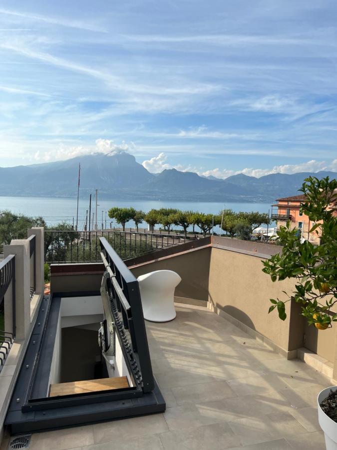Suite La Castellana Torri Del Benaco Exterior photo