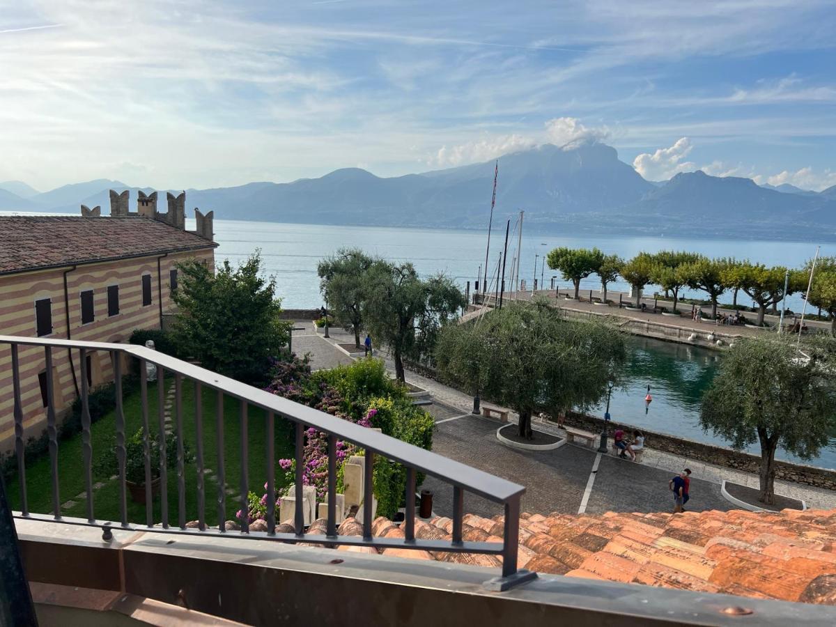 Suite La Castellana Torri Del Benaco Exterior photo