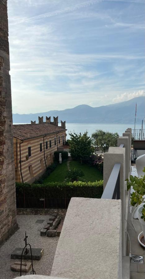 Suite La Castellana Torri Del Benaco Exterior photo