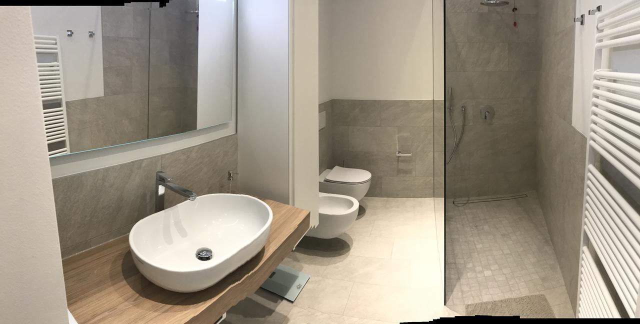 Suite La Castellana Torri Del Benaco Exterior photo
