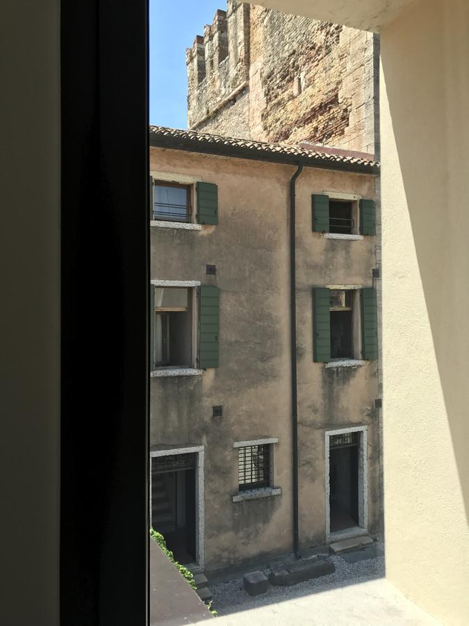 Suite La Castellana Torri Del Benaco Exterior photo