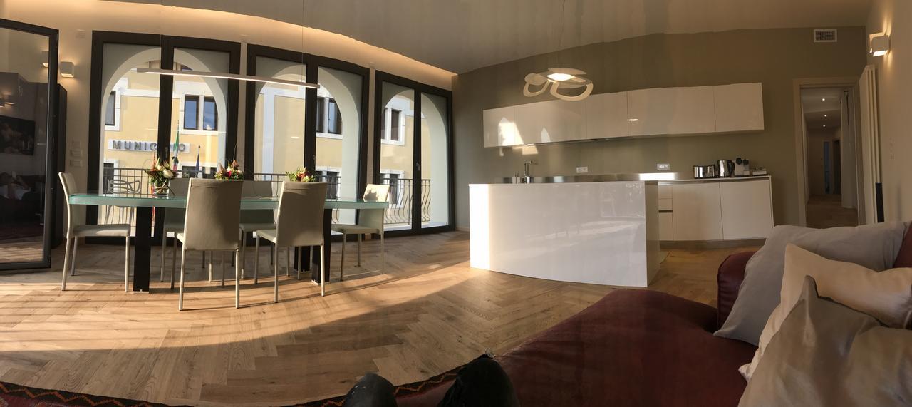 Suite La Castellana Torri Del Benaco Exterior photo